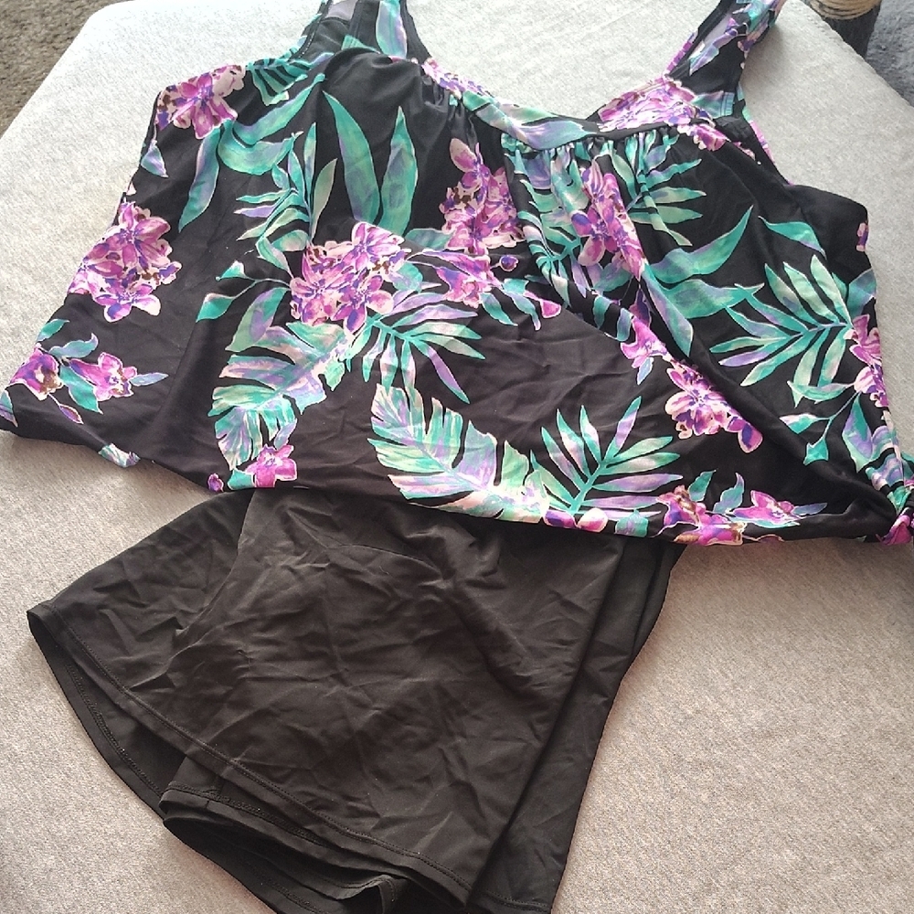 Floral Tankini Top with Black Bottoms SWIM365 WOMENS SWIMWEAR